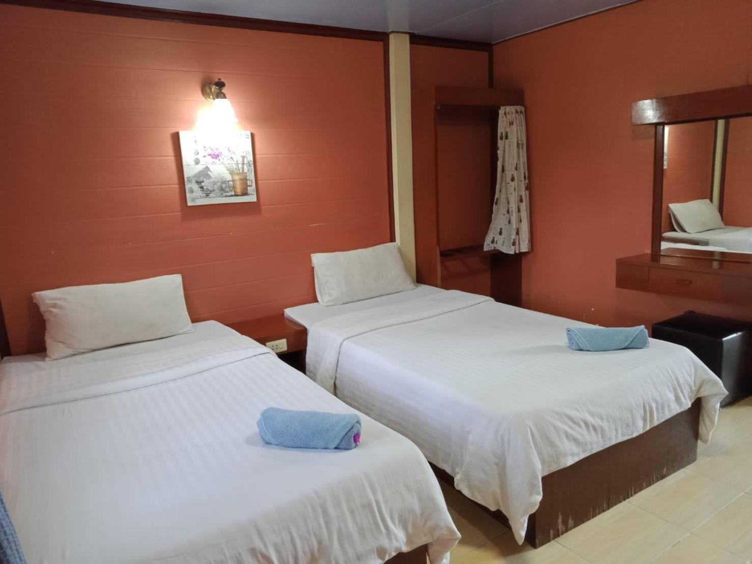 Haad Somboon House Hotell Bang Saphan Eksteriør bilde