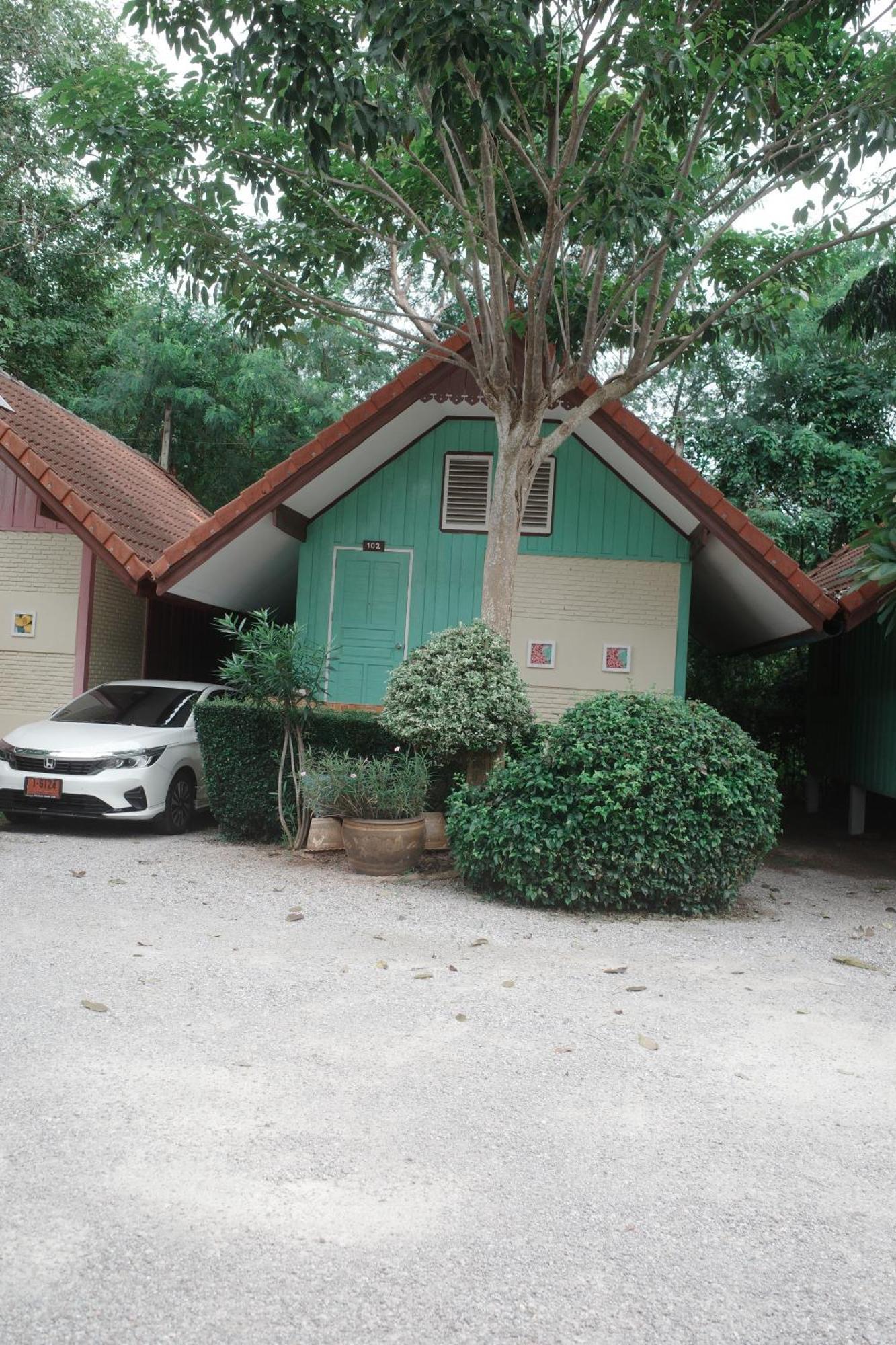 Haad Somboon House Hotell Bang Saphan Eksteriør bilde