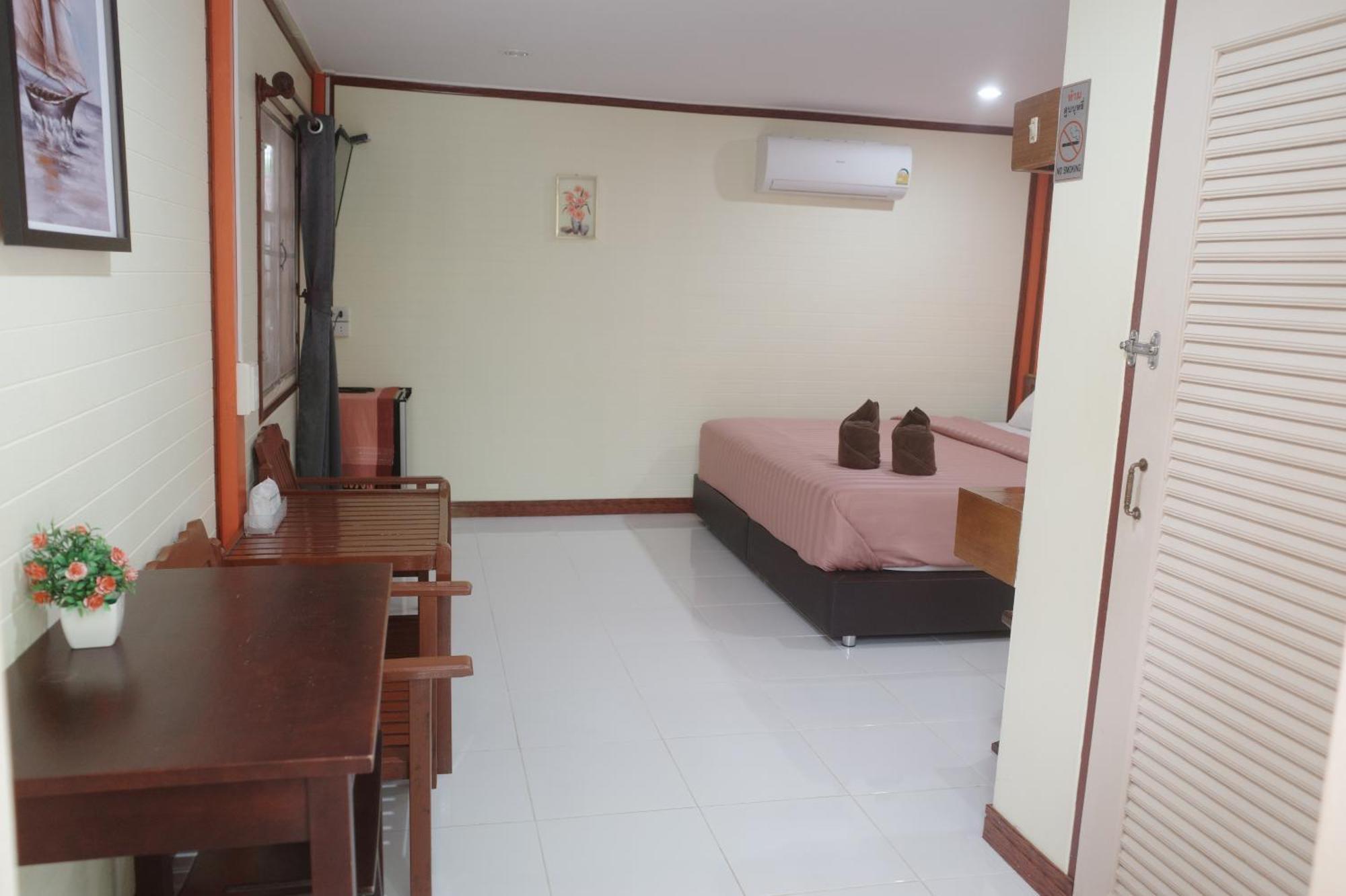Haad Somboon House Hotell Bang Saphan Eksteriør bilde