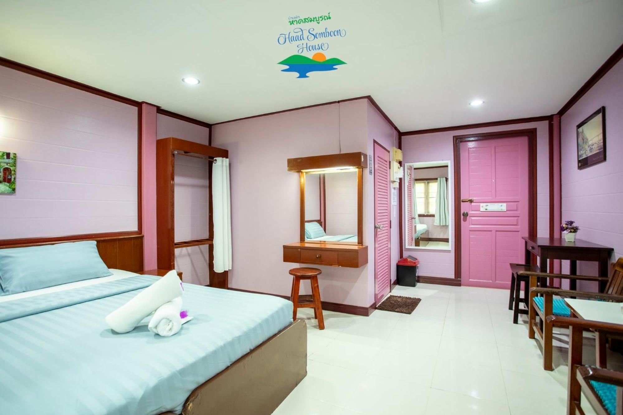 Haad Somboon House Hotell Bang Saphan Eksteriør bilde