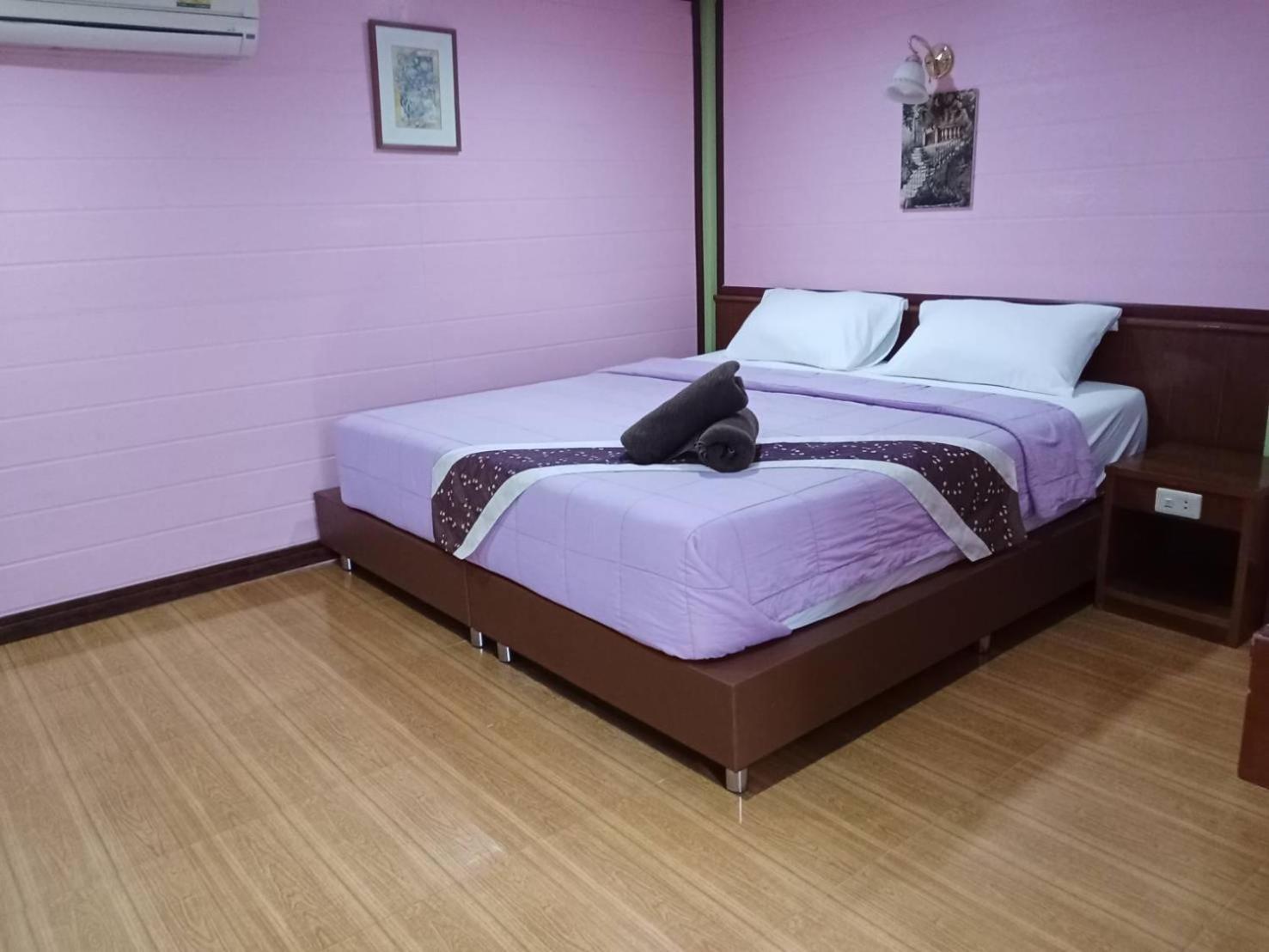 Haad Somboon House Hotell Bang Saphan Eksteriør bilde