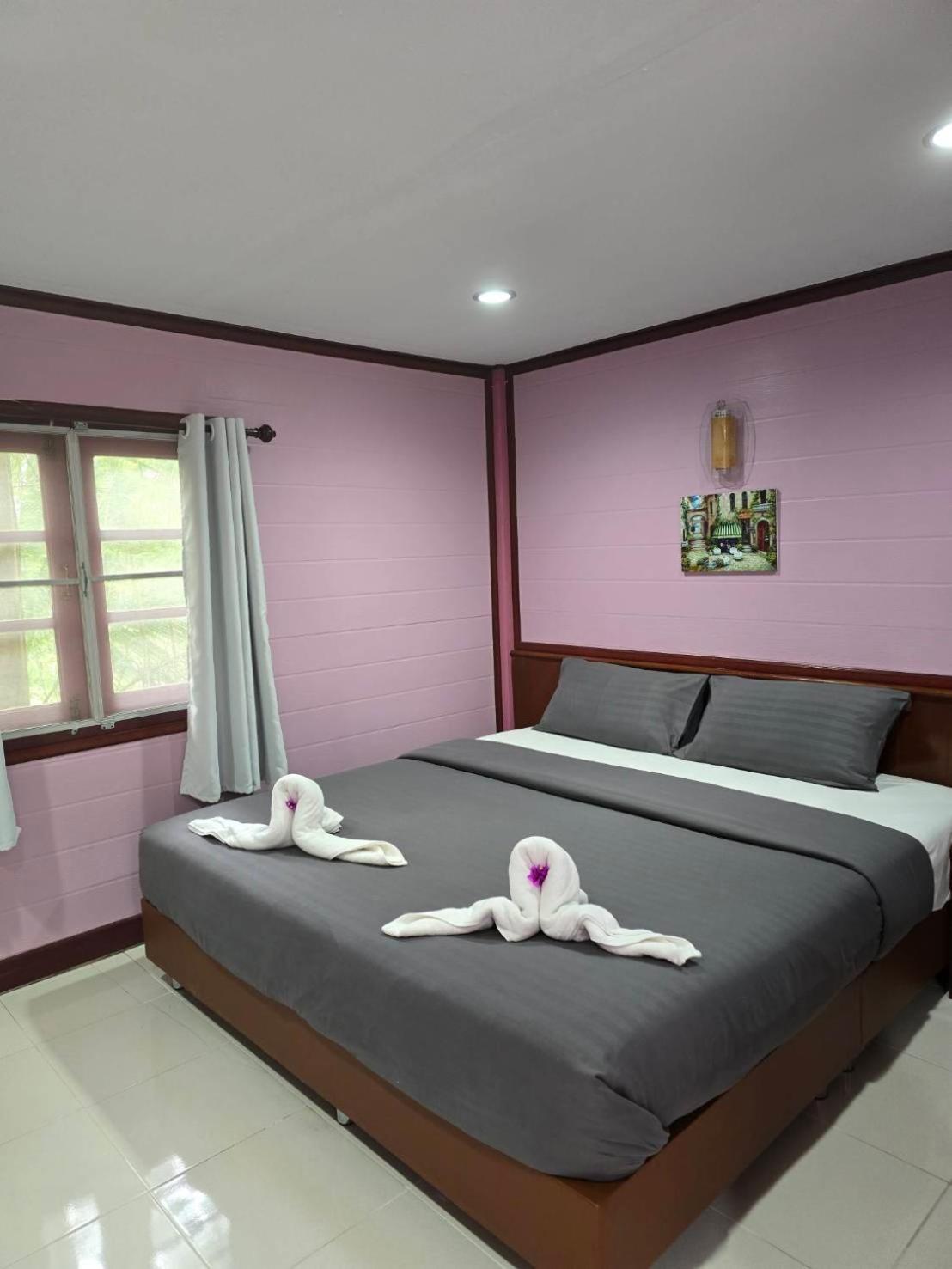 Haad Somboon House Hotell Bang Saphan Eksteriør bilde