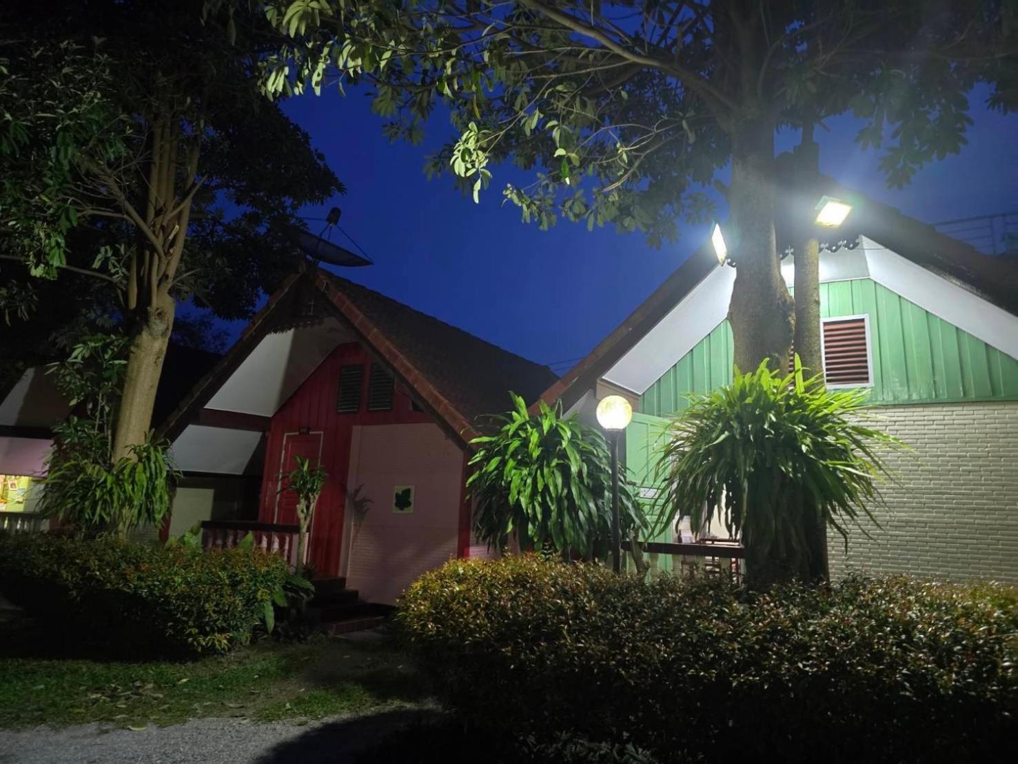 Haad Somboon House Hotell Bang Saphan Eksteriør bilde