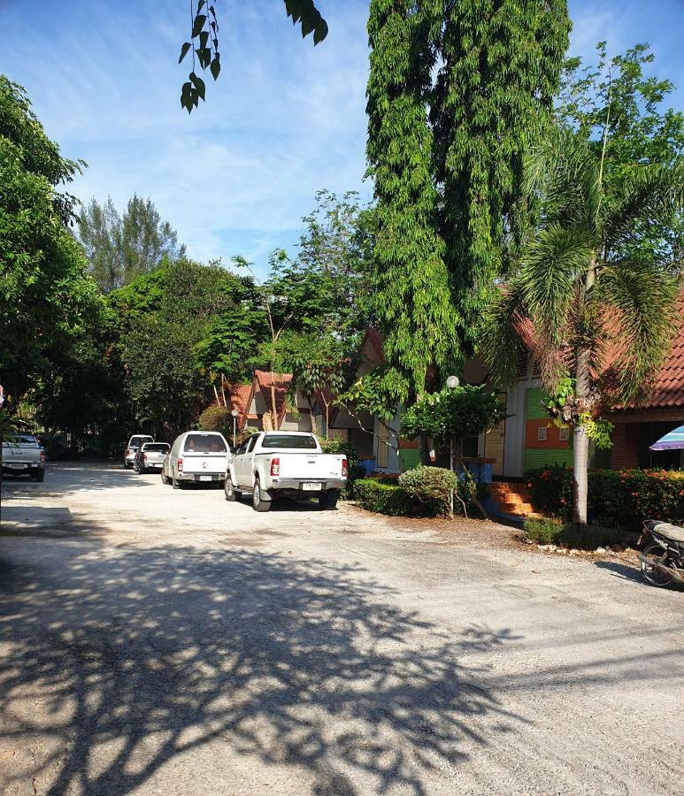 Haad Somboon House Hotell Bang Saphan Eksteriør bilde