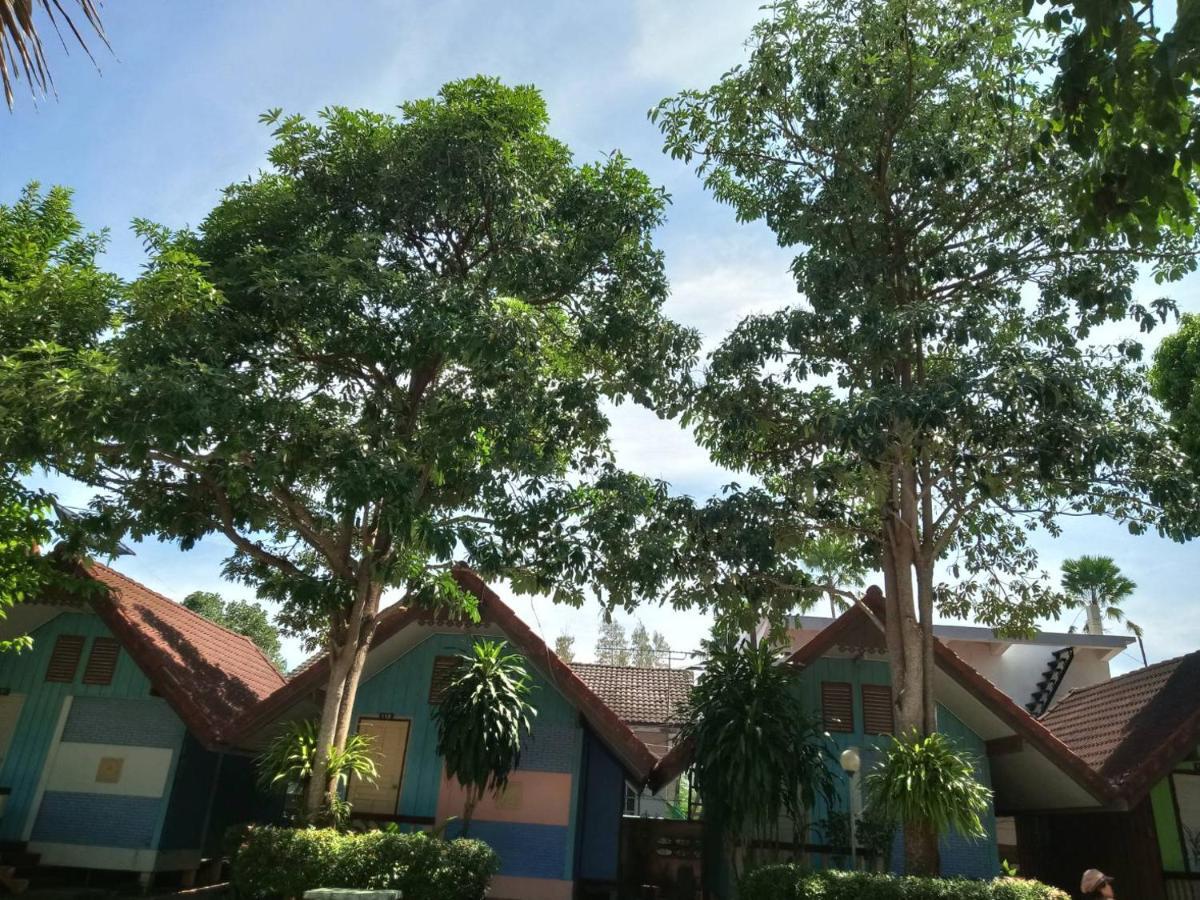 Haad Somboon House Hotell Bang Saphan Eksteriør bilde